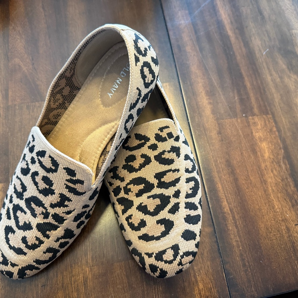 Old Navy Leopard Print Flats in Tan and Black
